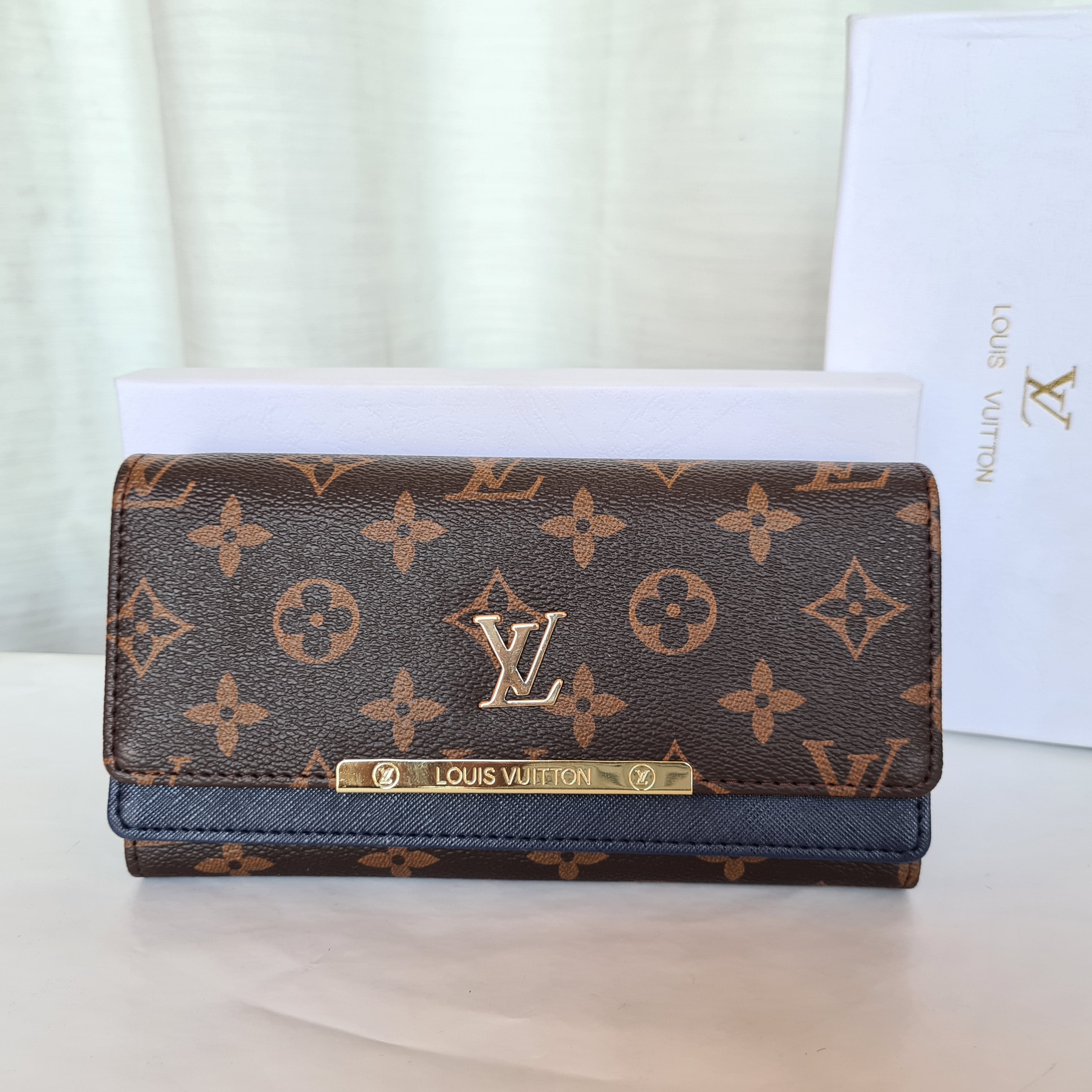 LV Ladies Purse Multi Color QB00161