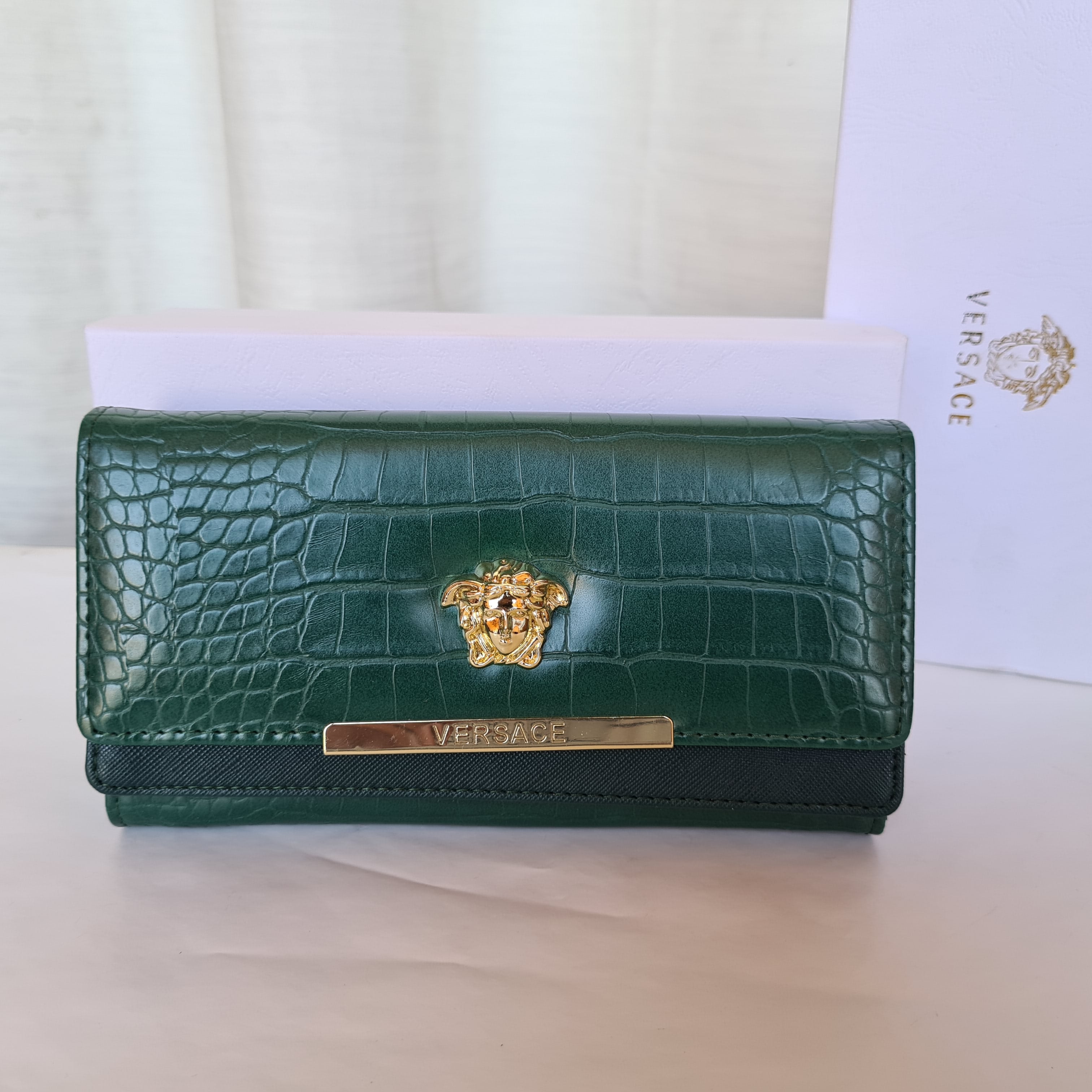 Versace Ladies Purse Green Color QB00165