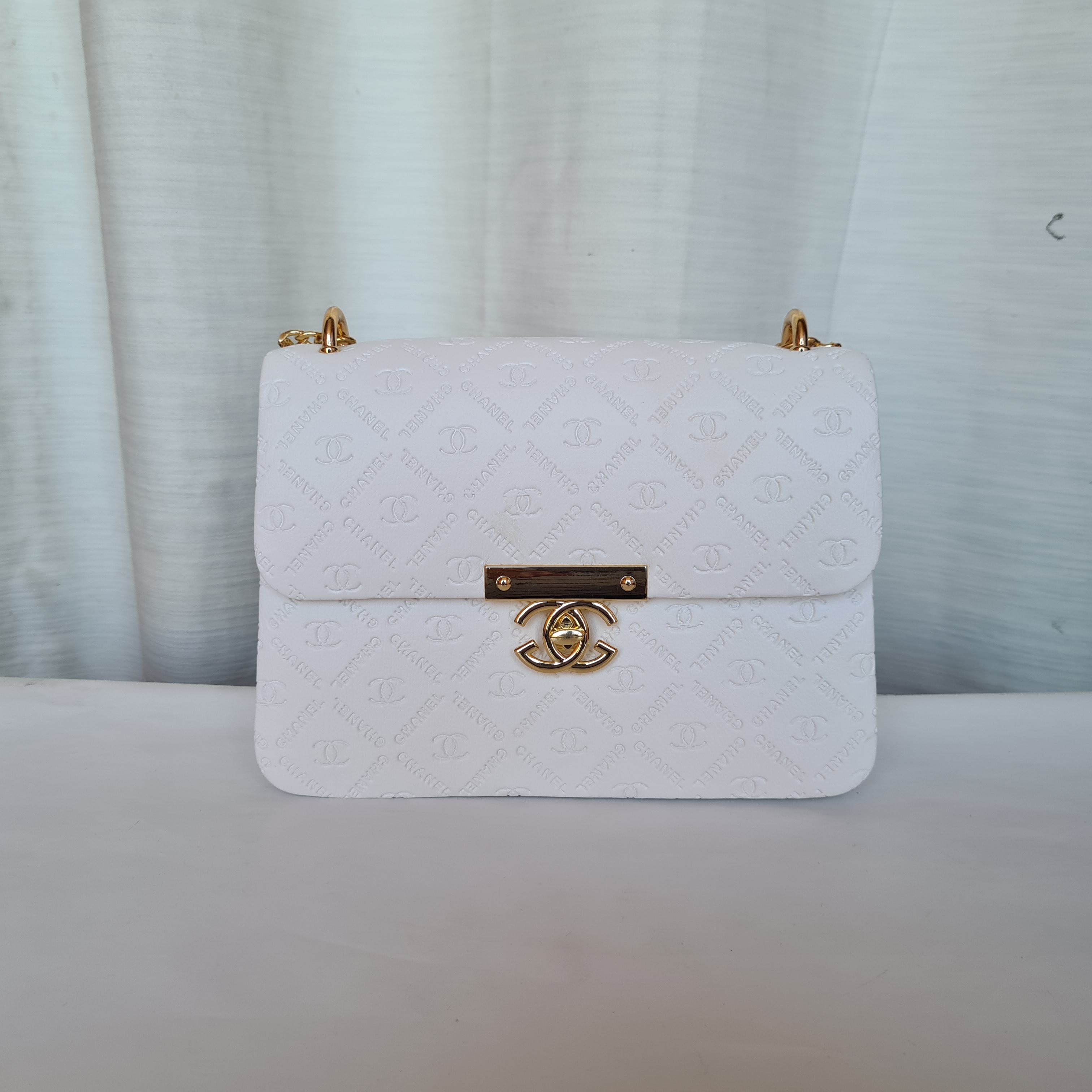 Chanel Ladies Stylish Small Hand Bags QB00180
