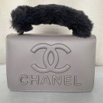 Chanel Ladies Hand Bags With Stripe QB00190